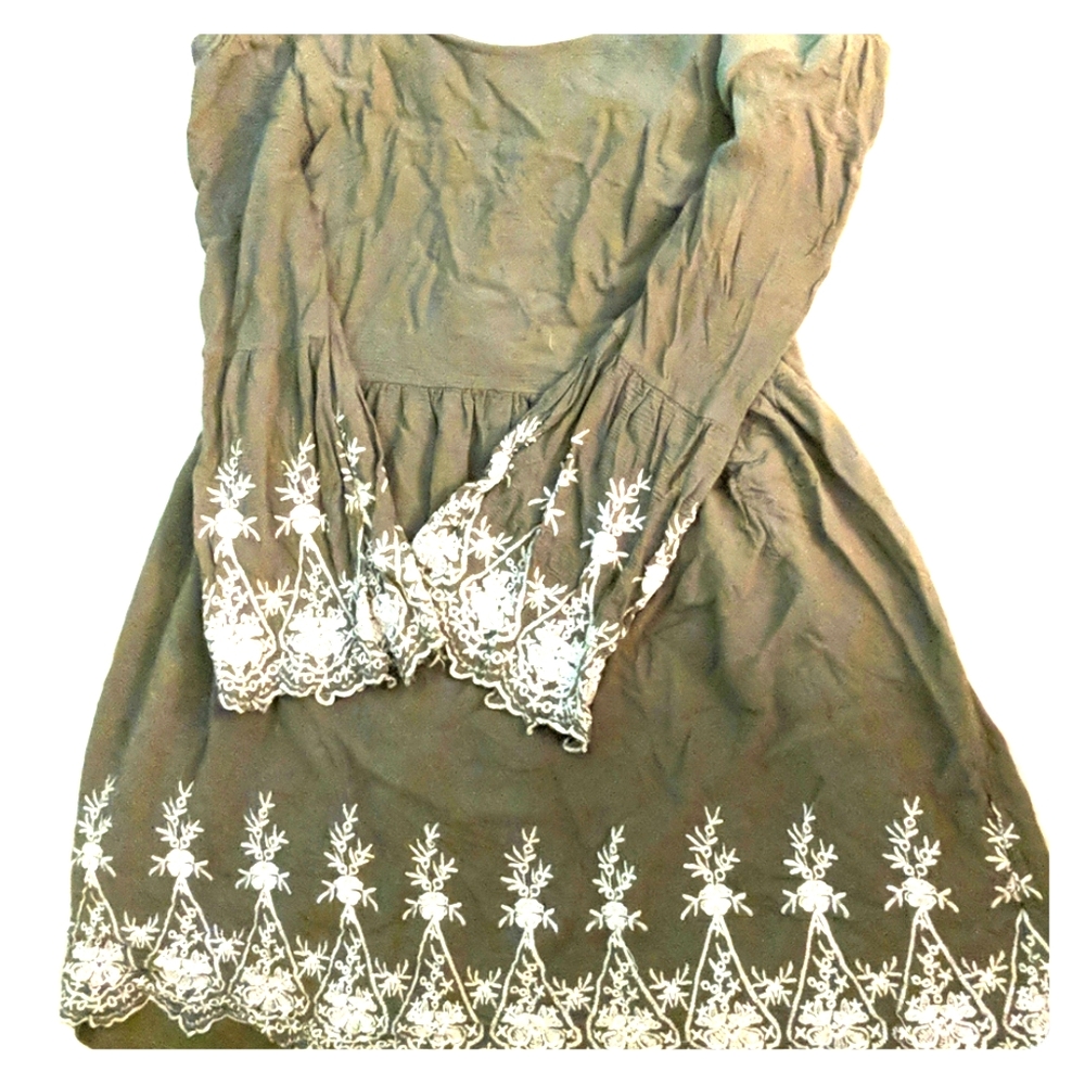 Bell sleeved embroidered dress